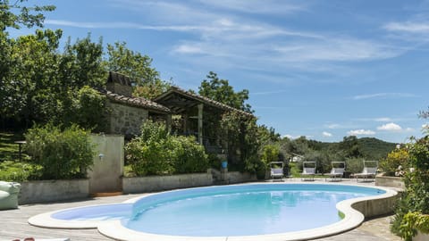 Terracotta & Stone Apartment in Umbria