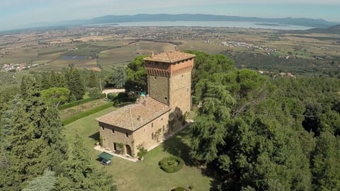 Flora Fortress Apartment in Umbria