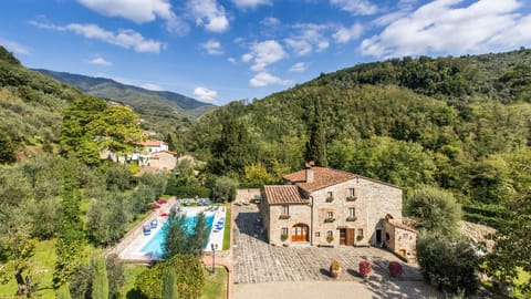 The Stone Arch Apartment in Pistoia
