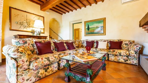 A Little Horse Play Apartment in Emilia-Romagna