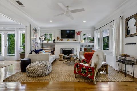 Broderie Anglaise Apartment in West Hollywood