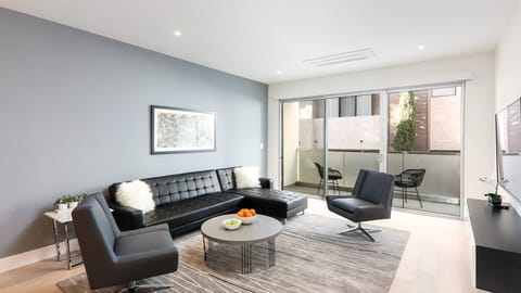 White Moon Apartment in Westwood