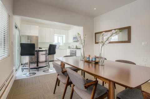 Sunshine People Apartment in Westwood