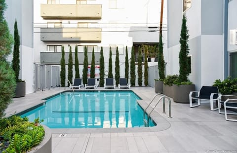 Rodeo Divine Apartment in Westwood