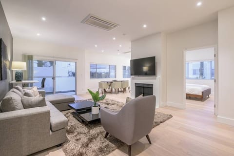 Rodeo Divine Apartment in Westwood