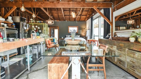 Ocean Light Apartment in Cambria