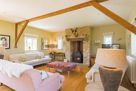 Wax Lyrical Apartment in West Oxfordshire District