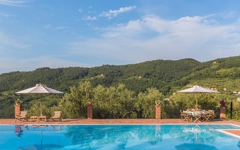 A Little Melodrama Apartment in Emilia-Romagna