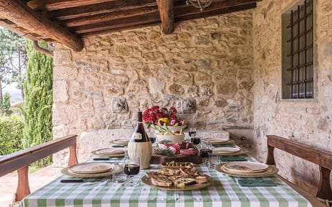 A Little Melodrama Apartment in Emilia-Romagna