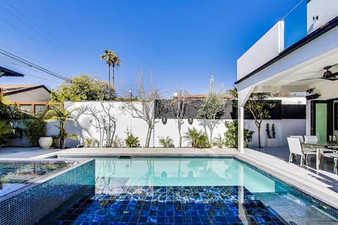 On the Avenue Apartment in West Hollywood