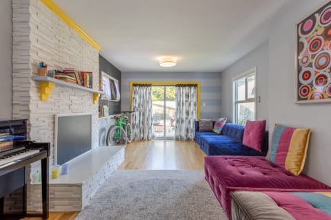 Bohemian Groove Apartment in Compton