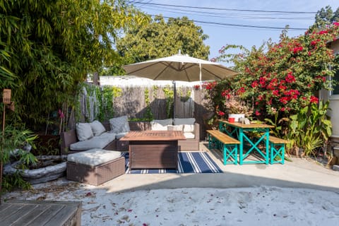 Bohemian Groove Apartment in Compton