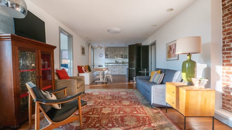 Echoing Light Apartment in Echo Park