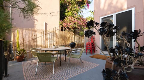 Echoing Light Apartment in Echo Park