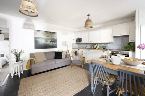 Cornish Sea Salt Apartment in Mousehole