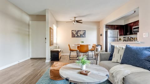 Woody Apartment in Tustin