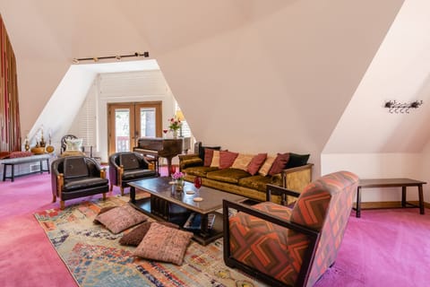 Under the Dome Cabin in Idyllwild-Pine Cove