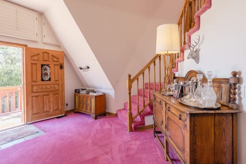 Under the Dome Cabin in Idyllwild-Pine Cove