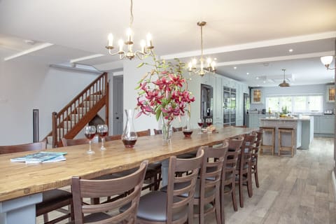 Kernow Ow Thre Apartment in England