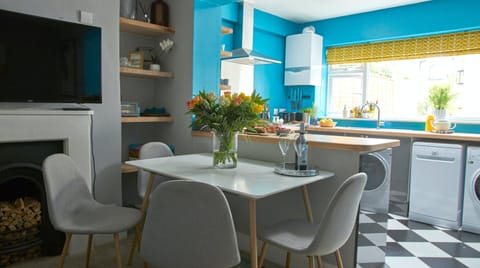 Little Honey Bee House in Cheltenham