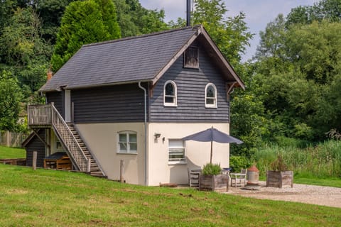 Sparkle & Oak Cabin in Babergh District