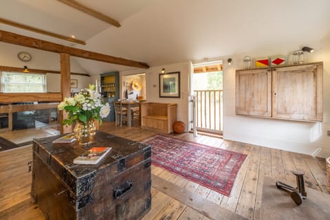 Sparkle & Oak Cabin in Babergh District