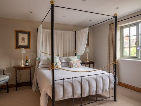 The Fairest Of Seasons Apartment in West Oxfordshire District