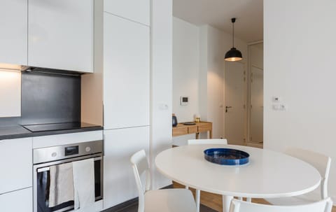 Ice Cube Heights Apartment in Saint-Germain-en-Laye