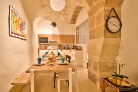 Arche de Pierre Apartment in Paris