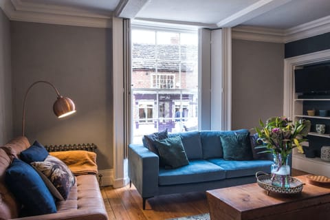 Say it With Flowers Townhouse in Congleton