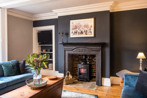 Say it With Flowers Townhouse in Congleton