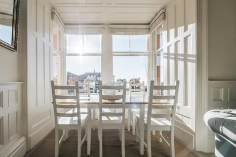 Ocean's Dance Apartment in Aberdyfi