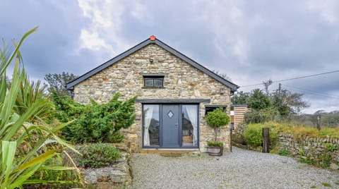 Champagne Bubbles Cabin in England