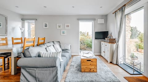 Champagne Bubbles Cabin in England