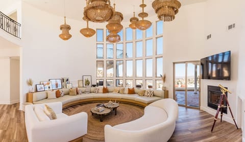 Mountain Pose Villa in Yucca Valley