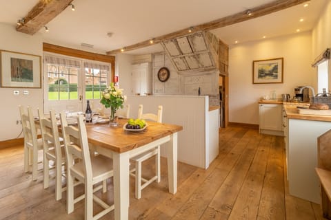 Timber & Coach Apartment in Babergh District