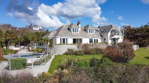 A Slice of Hevva Cake Apartment in England