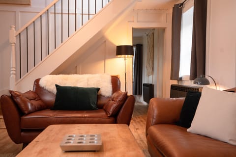 Lochside Hideaway Apartment in Scotland