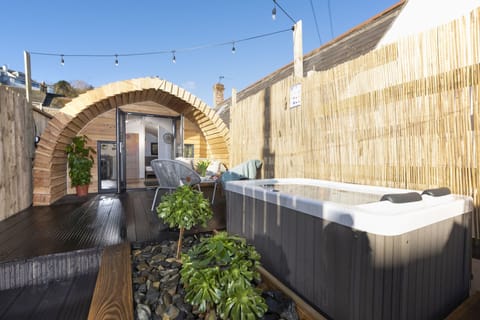 How Blue The Sky Apartment in Chywoone Hill