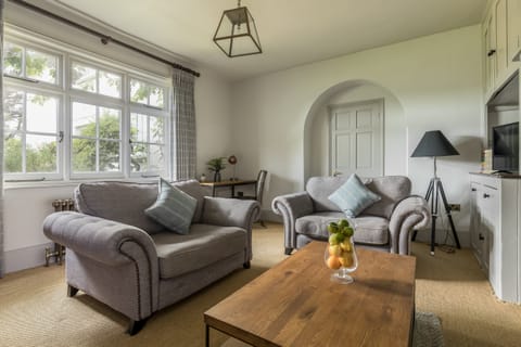 Garden Watch Apartment in East Dorset District