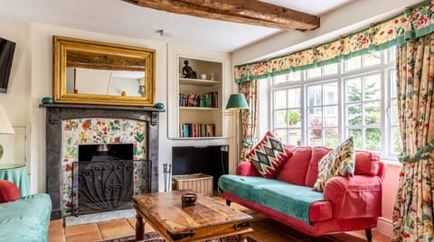 Courtyard Apartment in Wychavon District