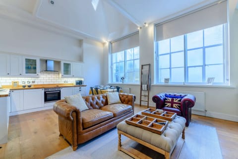 Pistachio Cream Apartment in Painswick