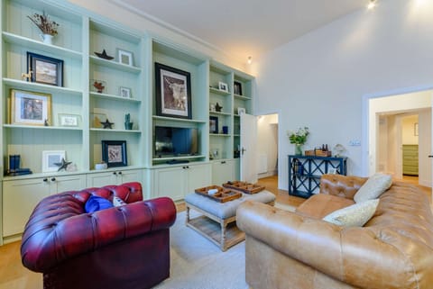 Pistachio Cream Apartment in Painswick