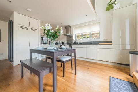 Wild Geranium Apartment in Henley-on-Thames