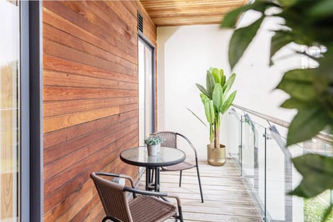 Pop The Champagne Apartment in Cheltenham