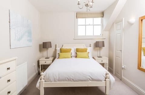 Mineral Spa Apartment in Cheltenham