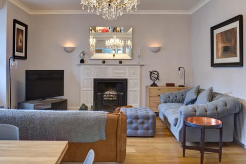 High Brow Apartment in Cheltenham