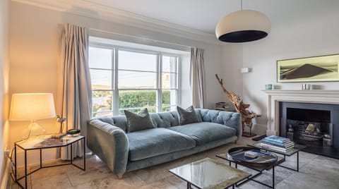 Seafoam Symphony Apartment in Salcombe