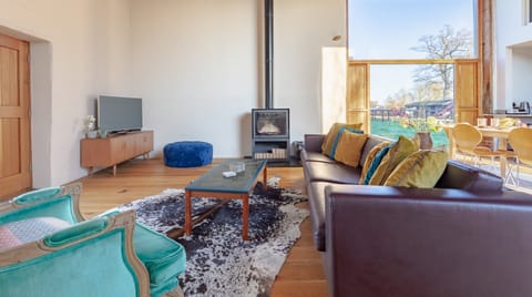 What's The Story? Apartment in Mid Suffolk District