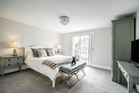 A Baker's Dozen Apartment in York